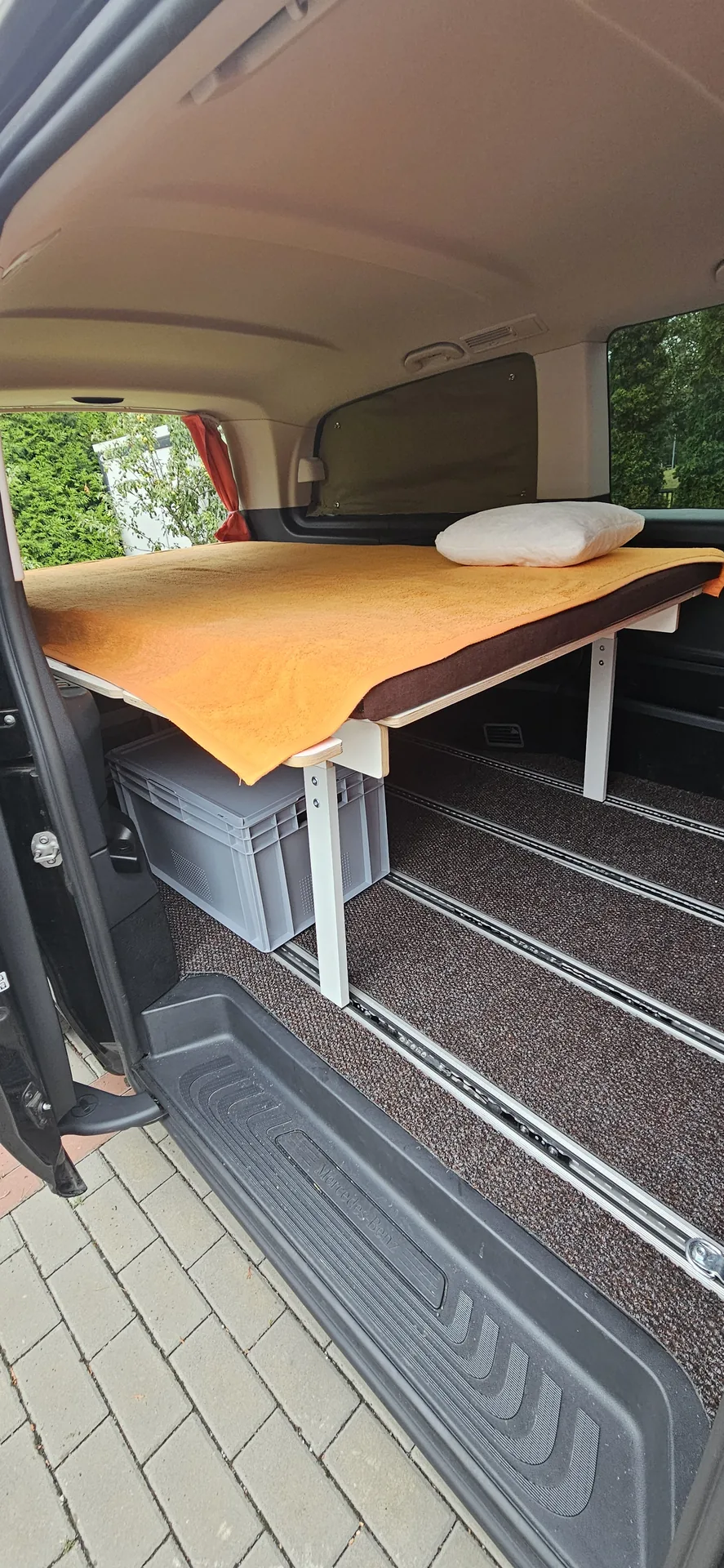 Spací vestavba EGOE — detail dřezu