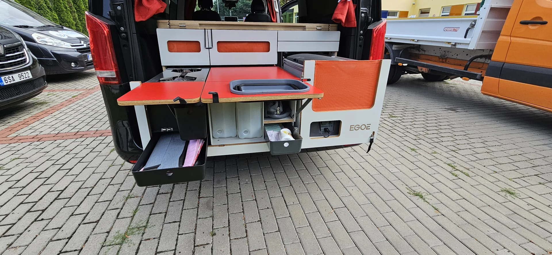 Spací vestavba EGOE — celkový pohled
