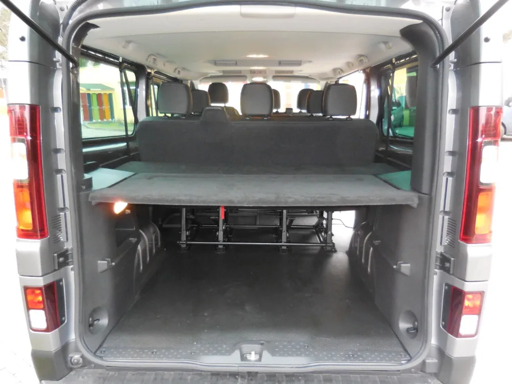 Renault Trafic 8+1 (2017) — sedadla