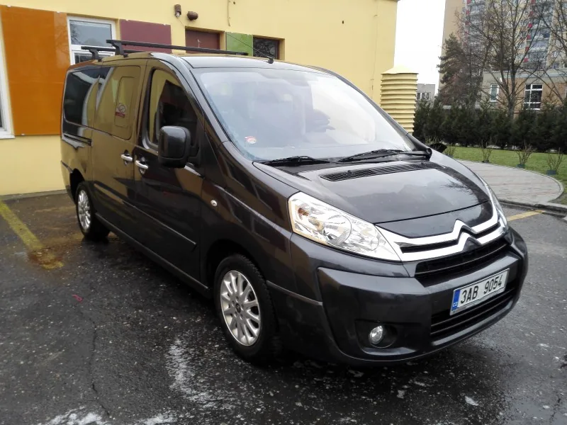 Citroen Jumpy 7+1 — exteriér